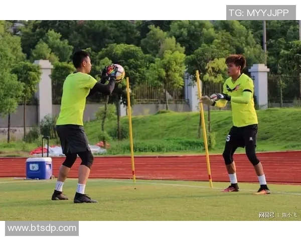 梅县铁汉迎战黑龙江球队争夺赛季关键三分全力以赴展现实力